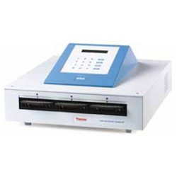 Шейкер-инкубатор микропланшетного формата iEMS HT Thermo Fisher Scientific